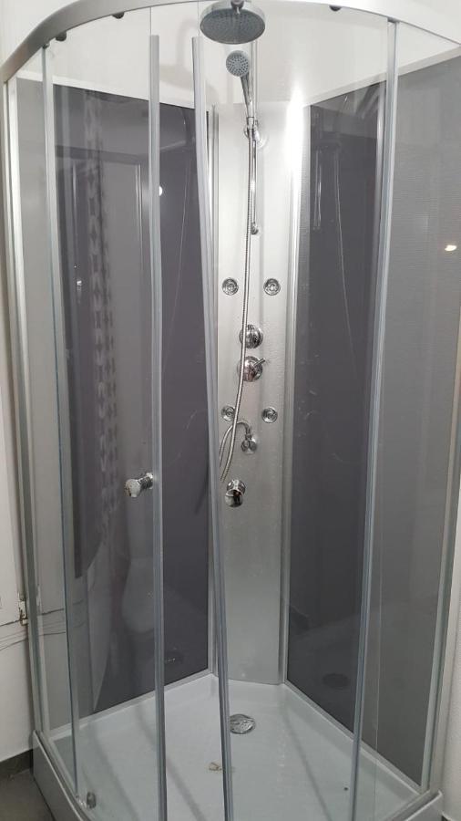 3 Hebergements - Au 1er Etage 1 2 Pieces Et Au 2eme Etage 2 Hebergements D'une Chacun- Dans Pavillon Au Pied Du Rer B A 5 Minutes De Paris Et 30 Mn Stade De France *