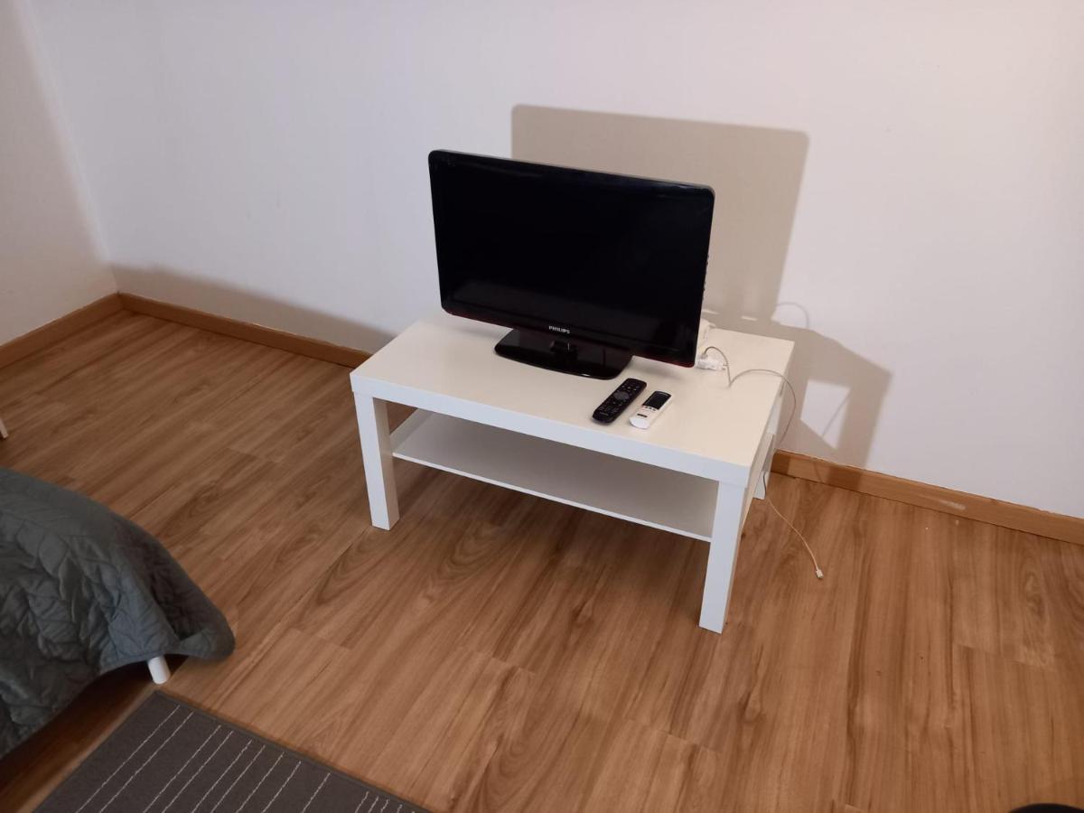 3 Hebergements - Au 1er Etage 1 2 Pieces Et Au 2eme Etage 2 Hebergements D'une Chacun- Dans Pavillon Au Pied Du Rer B A 5 Minutes De Paris Et 30 Mn Stade De France Appartement *