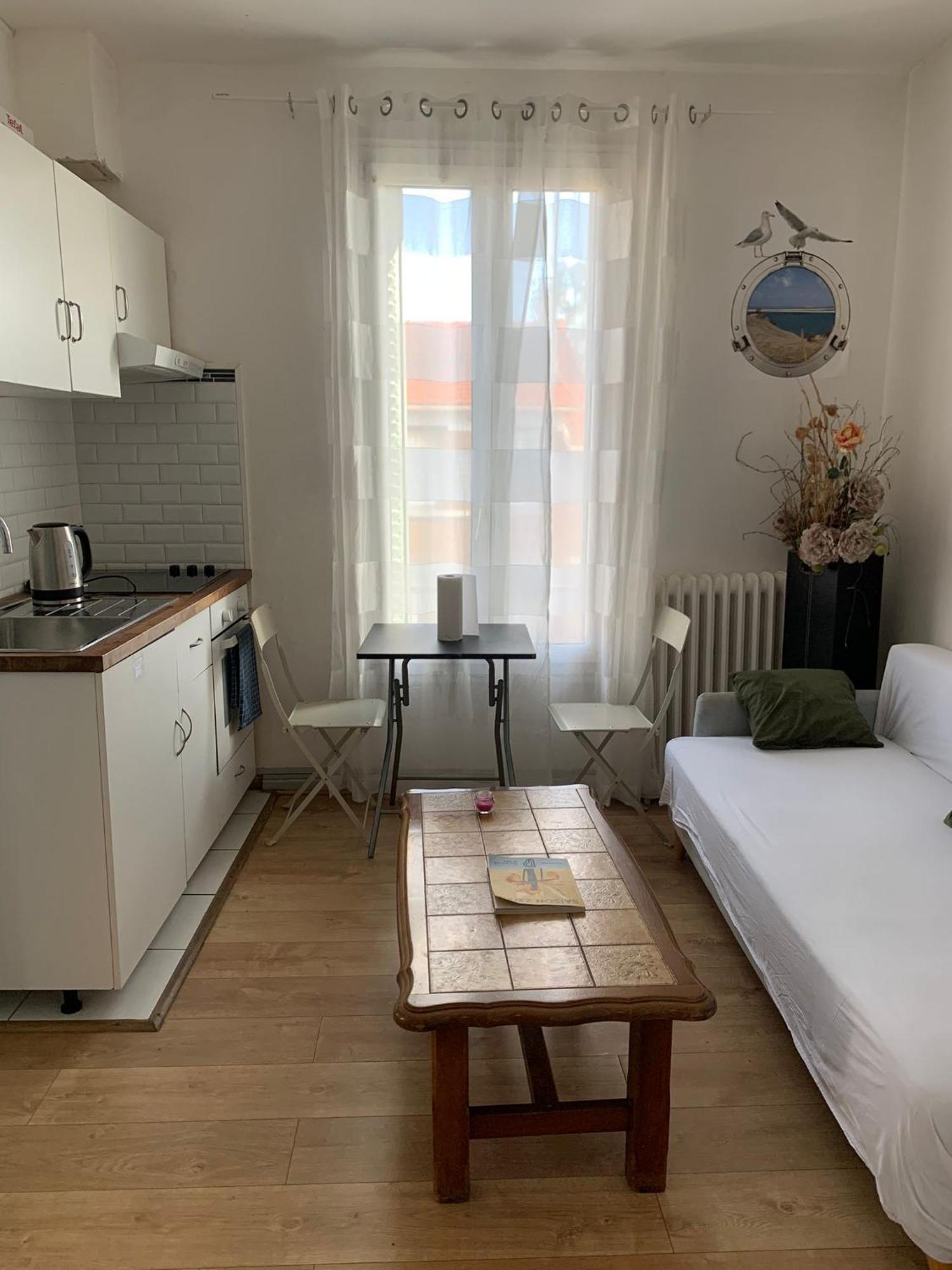 Apartment 3 Hebergements - Au 1er Etage 1 2 Pieces Et Au 2eme Etage 2 Hebergements D'une Chacun- Dans Pavillon Au Pied Du Rer B A 5 Minutes De Paris Et 30 Mn Stade De France
