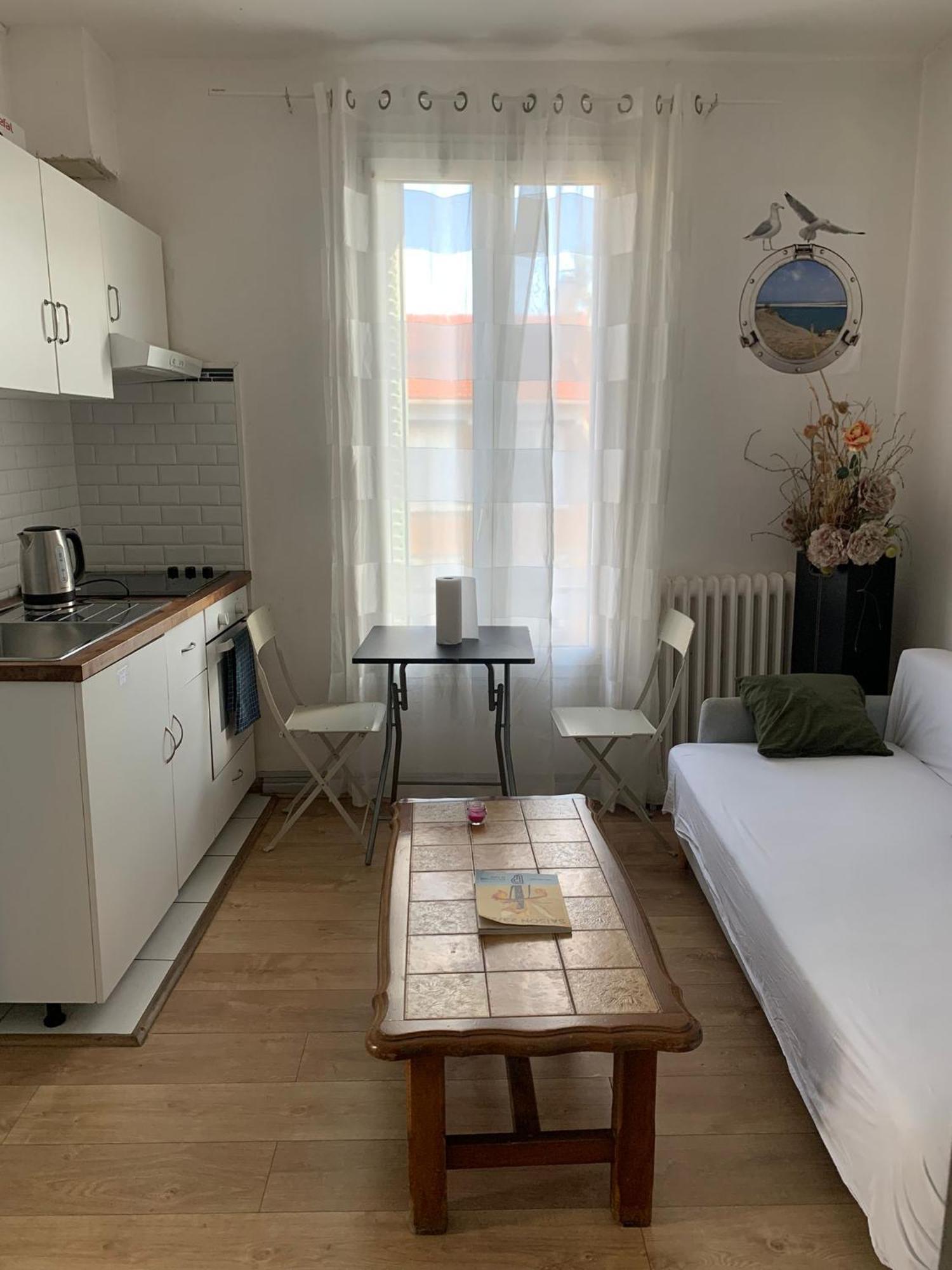 Appartement 3 Hebergements - Au 1er Etage 1 2 Pieces Et Au 2eme Etage 2 Hebergements D'une Chacun- Dans Pavillon Au Pied Du Rer B A 5 Minutes De Paris Et 30 Mn Stade De France *